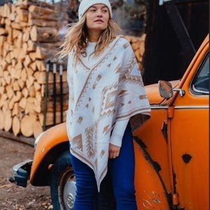 Kerisma Tan Knit Mountain High Pancho Cape OS